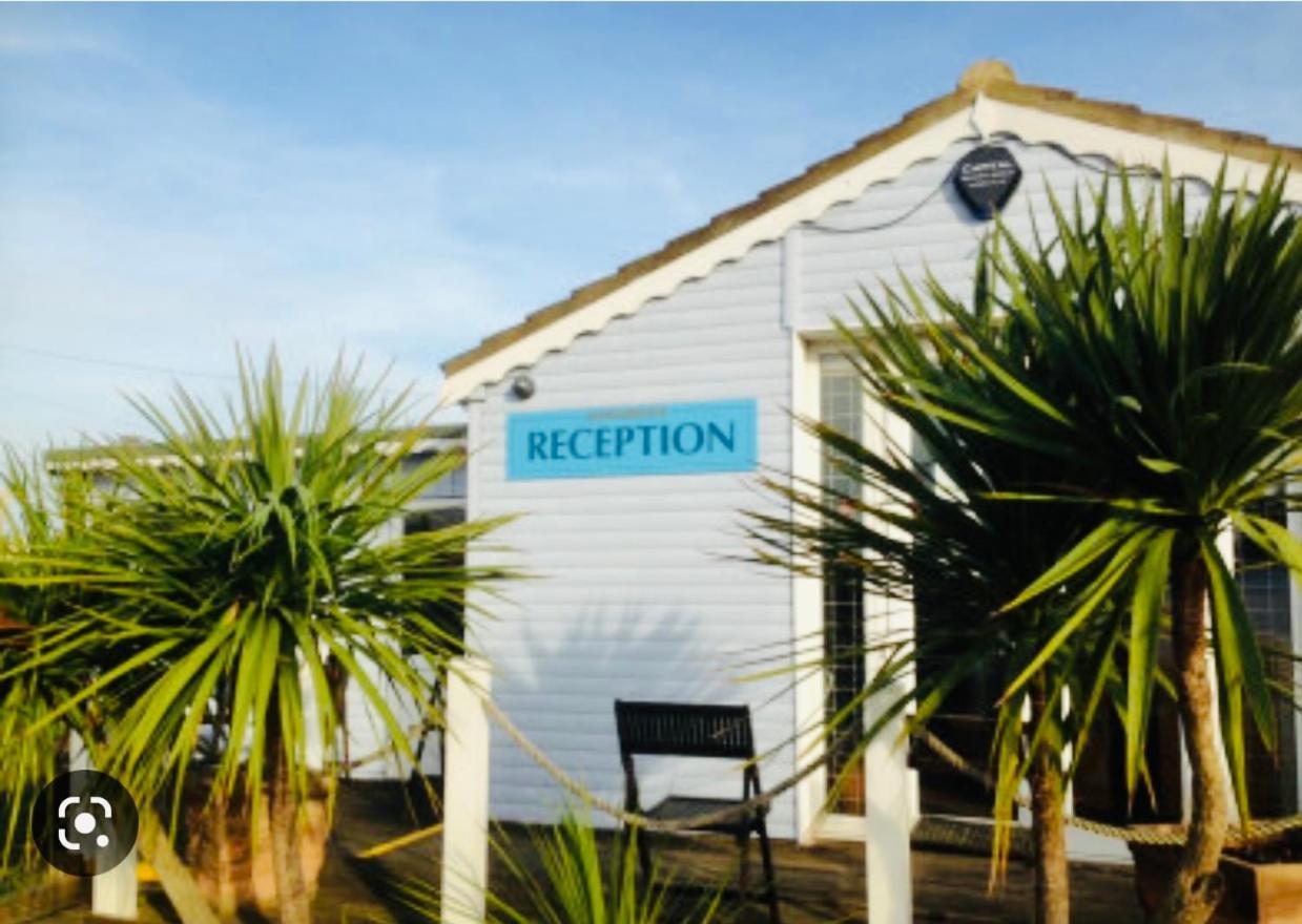 Leysdown-On-Sea Saddlebrook Holiday Park 3 Bedroom Brick Built Chalet Bungalow Exterior foto