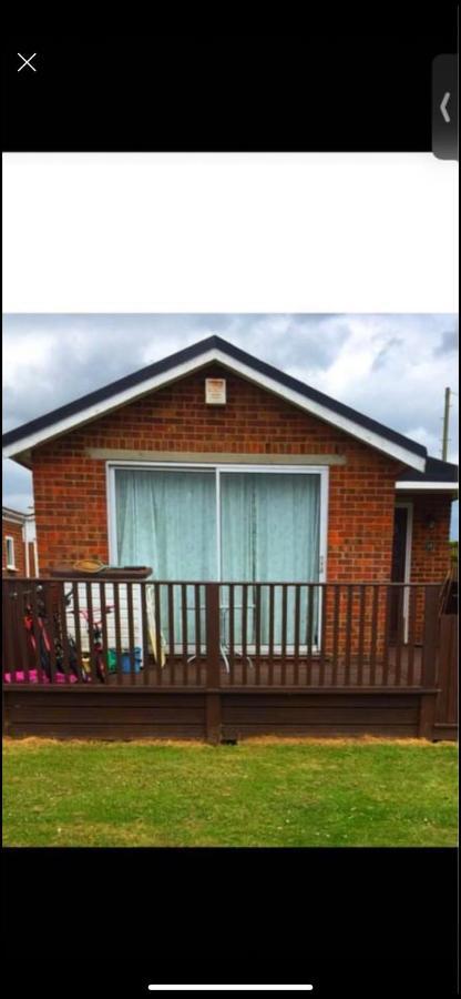 Leysdown-On-Sea Saddlebrook Holiday Park 3 Bedroom Brick Built Chalet Bungalow Exterior foto